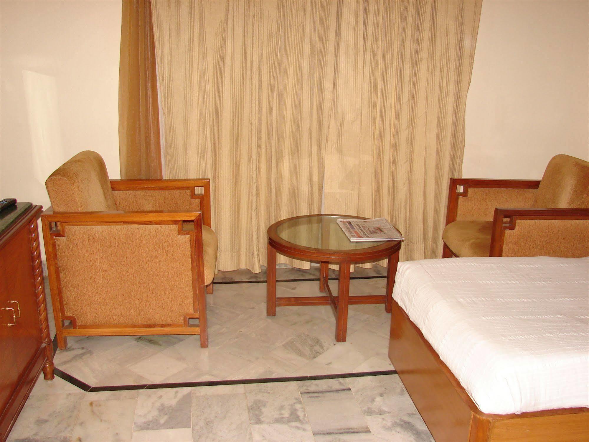 Mansingh Palace, Ajmer Extérieur photo